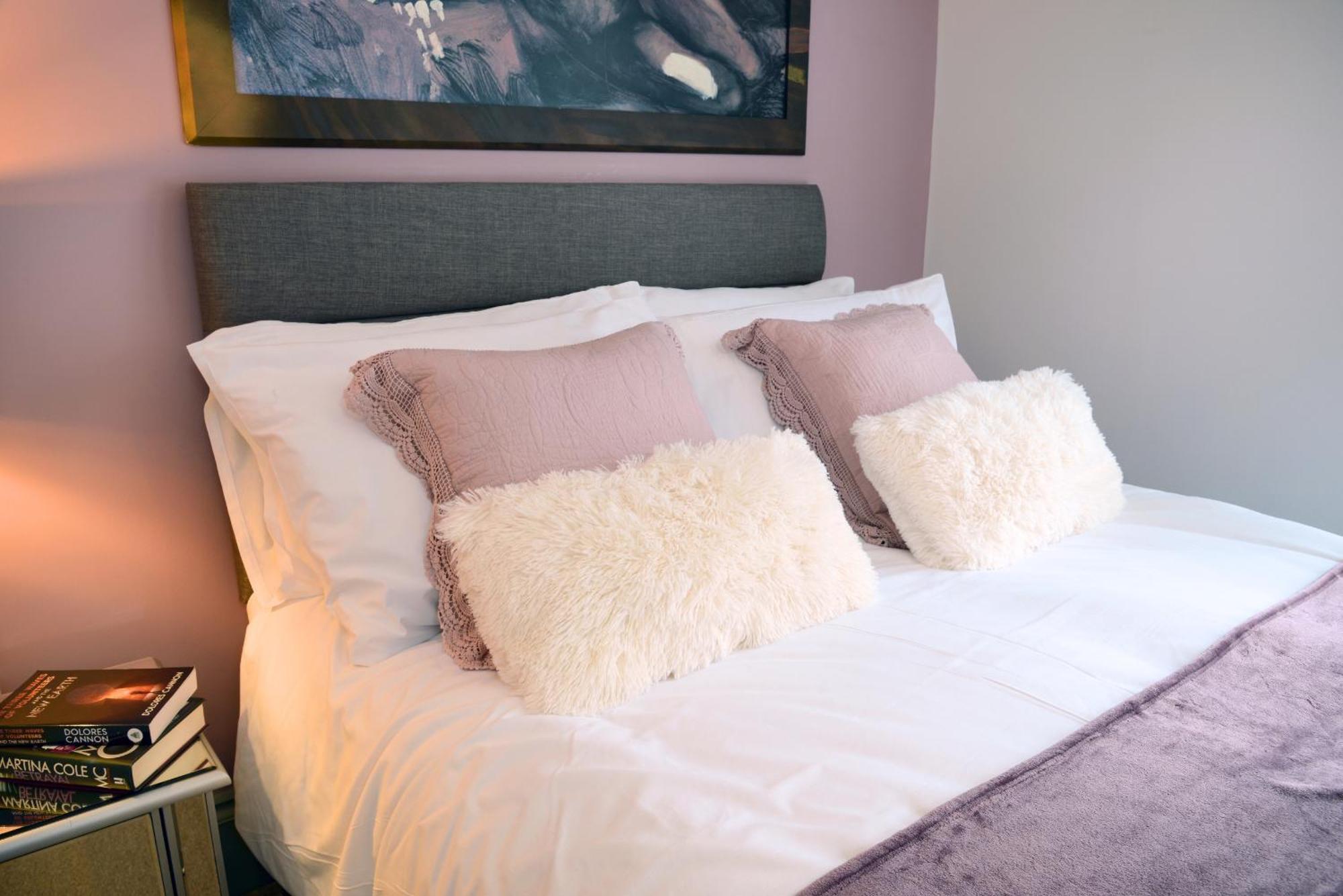 The Old Brewery Boardroom - Winchester City Centre - Unique Property - Free Parking - Sleeps 6 - By Xplus Stays 外观 照片