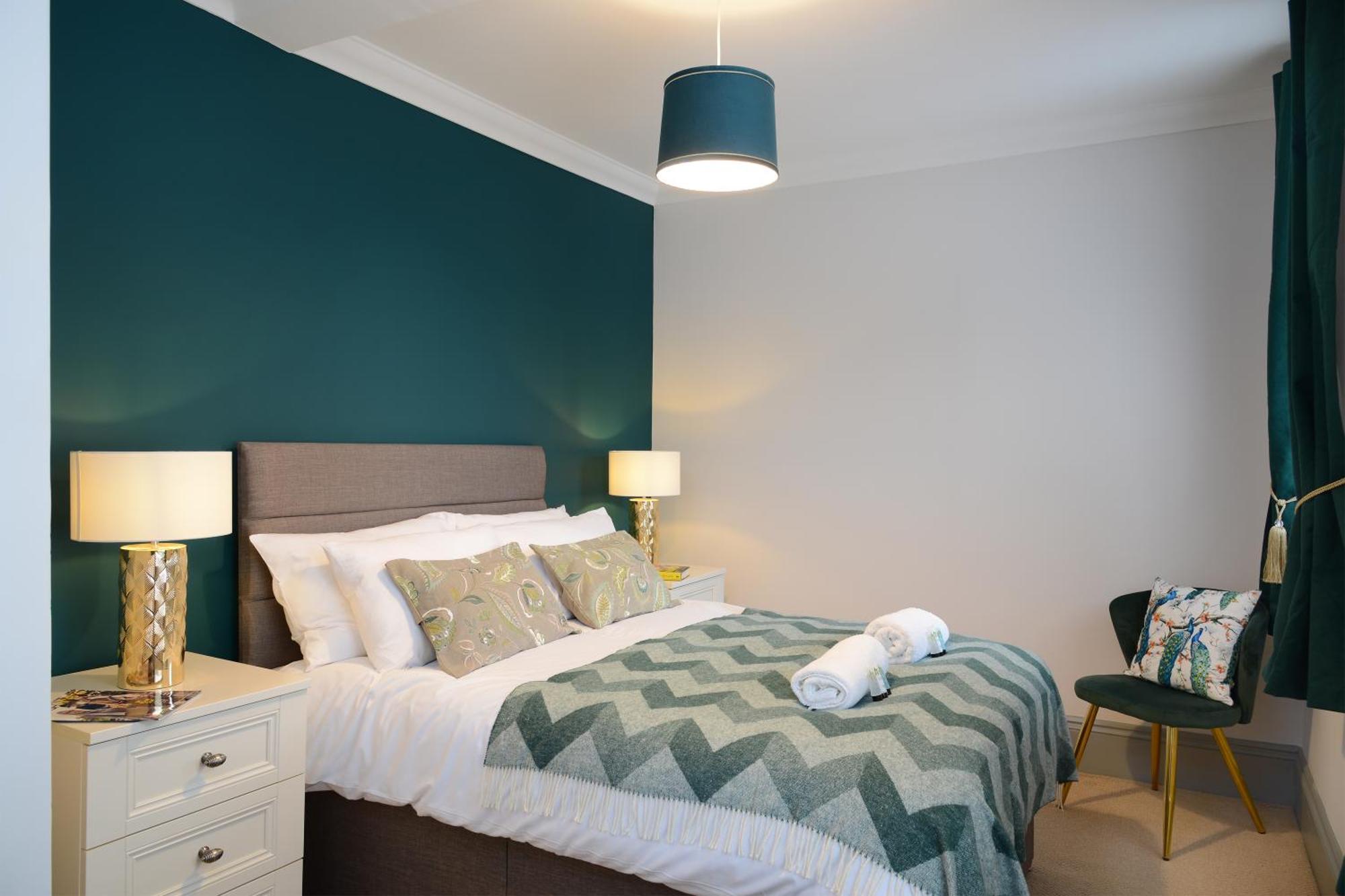 The Old Brewery Boardroom - Winchester City Centre - Unique Property - Free Parking - Sleeps 6 - By Xplus Stays 外观 照片